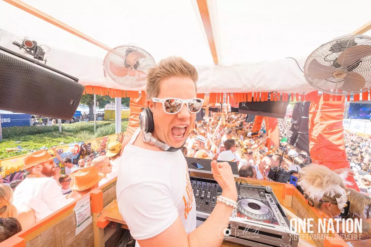 One Nation - Street Parade Lovemobile - 01 - Mr.Da-Nos - seit 2011