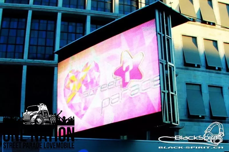 One Nation - Street Parade Lovemobile - 2012 - One Nation