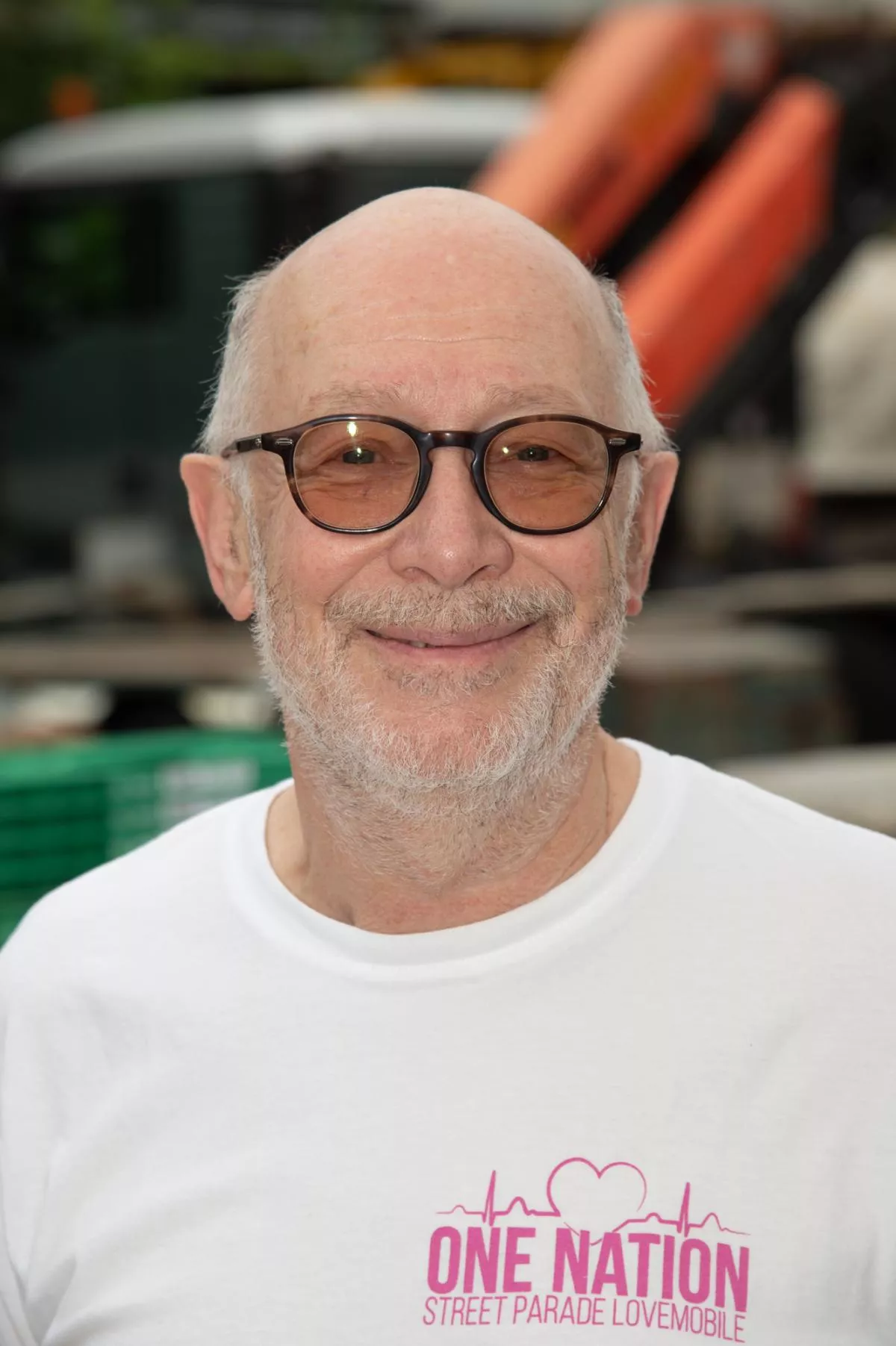 One Nation - Street Parade Lovemobile - Verein - Dino