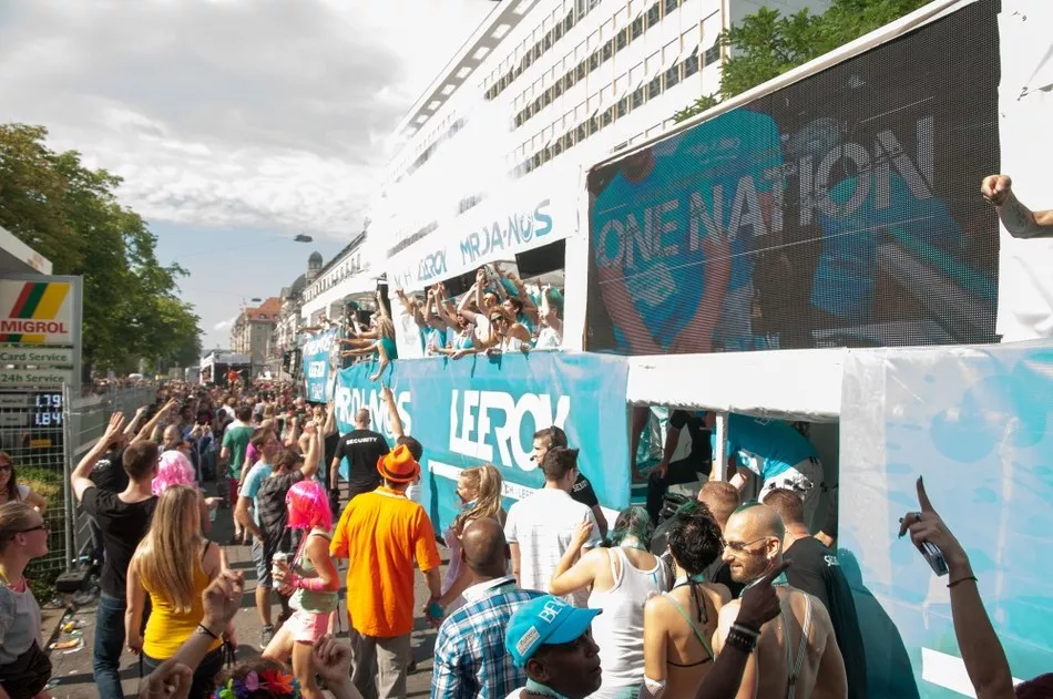 One Nation - Street Parade Lovemobile - Geschichte - 2014
