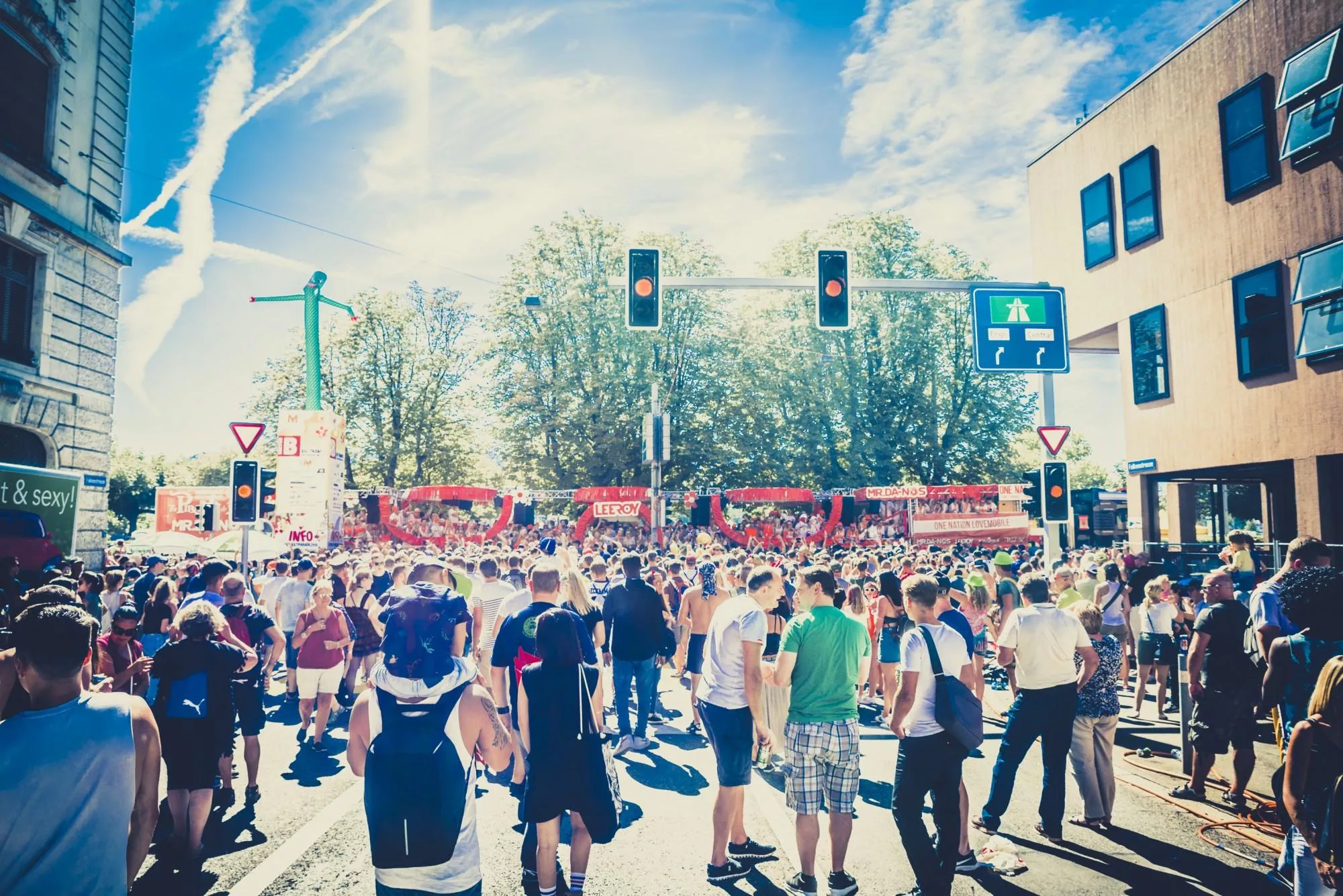 One Nation - Street Parade Lovemobile