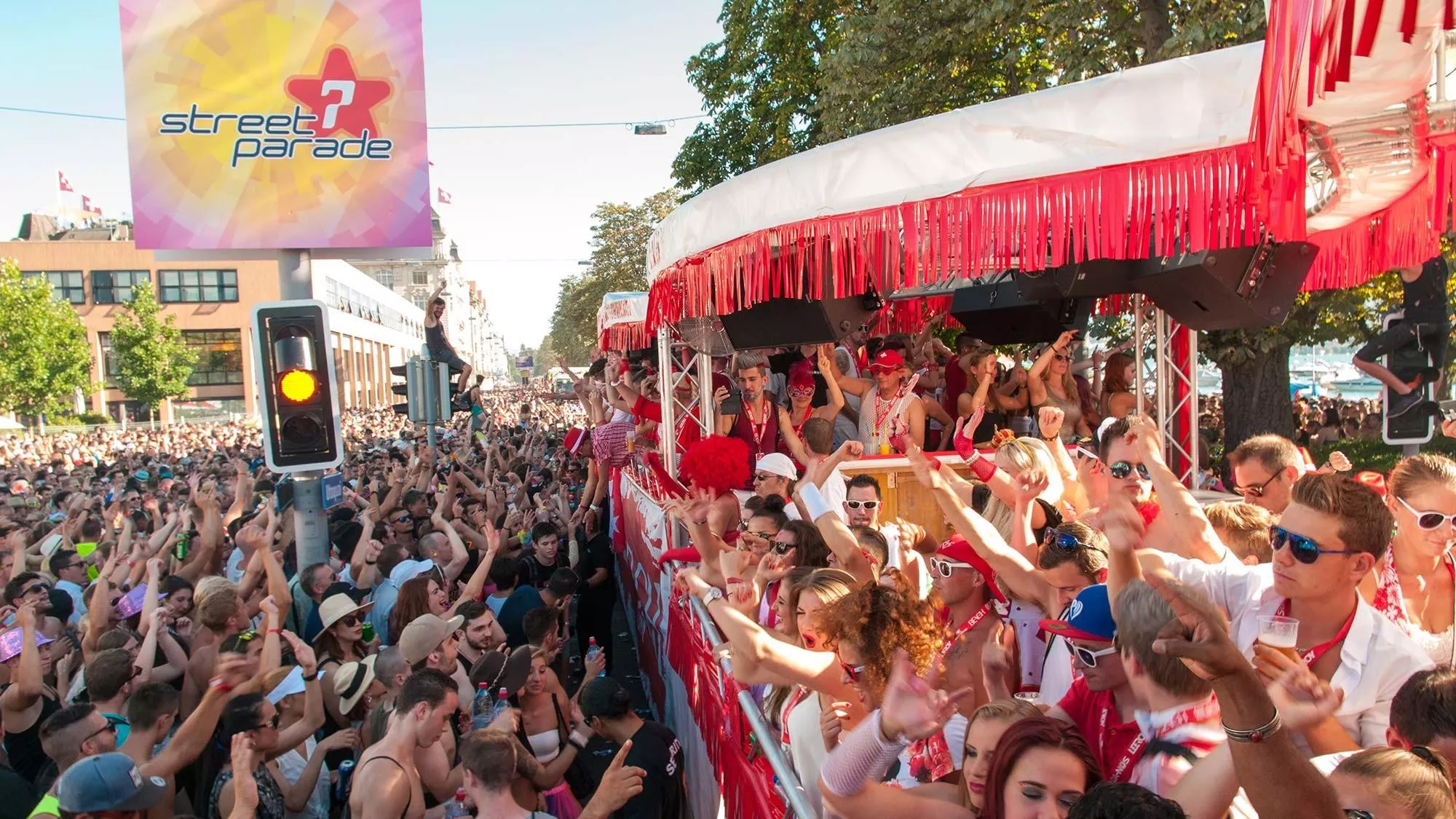 One Nation - Street Parade Lovemobile